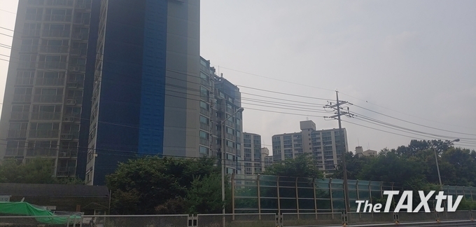 경기도는 부동산을 매매하면서 다운계약과 업계약 그리고 가족에게 부동산을 양도하면서 양도세 감면을 받기위해 허위로 신고한 사례 등을 적발해 양도세 탈구 혐의로 국세청에 세무조사를 의뢰했다. 사진은 본 기사와 관련이 없는 자료 사진(사진: 채흥기 기자)