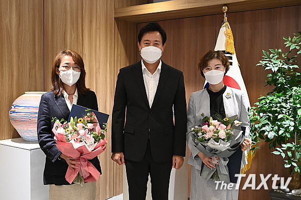 오세훈 서울시장은 지난 23일 서울여성가족재단 신임 대표에 정연정 전 전 배재대 교수(사진 좌측)를, 신임 재단 이사장에 우미경 전 서울시의회 의원(사진 우측)을 임명했다.(사진: 서울시)