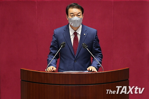 서일준 의원은 국세청의 5급 이상 직원 비율이 낮고 6급 이하 직원의 비율이 전 부처 공무원에 비해 많다며 인사재도개선의 필요성을 촉구했다.(사진: 서일준 의원실)