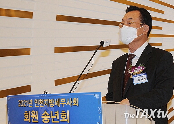 김완일 서울지방세무사회장은 축사를 통해 세무사법개정안 통과는 본회를 비롯 모든 회원들의 함께 뭉쳐 이뤄낸 결과임을 강조했다.(사진 : 김용진 기자)