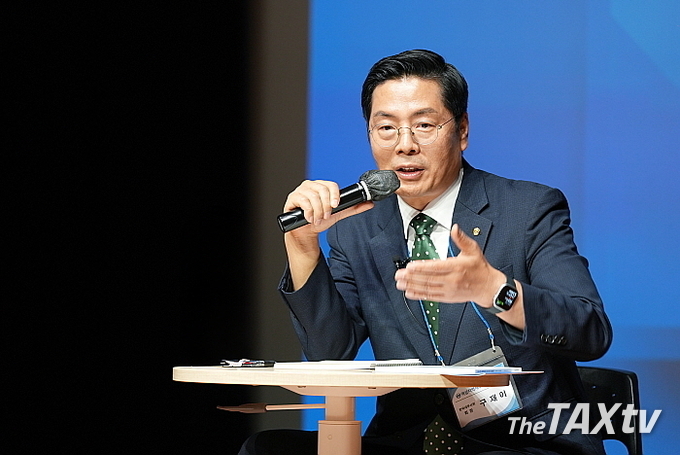구재이 회장은 세무사법 개정안이 회원 징계 목적이 아닌 “직역 외연 확대를 위한 제도적 정비”라면서 “해당 개정안은 기존의 감리제도에 법적 근거를 마련하는 것일 뿐, 회원에게 새로운 의무나 규제를 부과하는 것은 절대 아니다”라고 설명했다. (사진: 한국세무사회)
